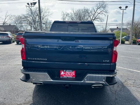 Used 2022 Chevrolet Silverado 1500 LTZ w/ Z71 Off-Road Package image 7