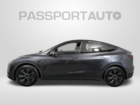 Used 2025 Tesla Model Y Long Range image 2