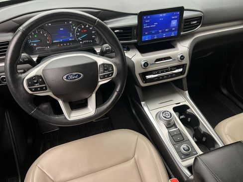 Certified 2023 Ford Explorer XLT w/ Equipment Group 202A AWD/4WD image 16