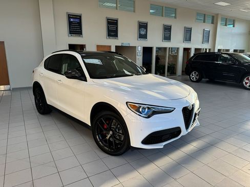 Used 2019 Alfa Romeo Stelvio Ti Sport w/ Quick Order Package 22S Sport image 7