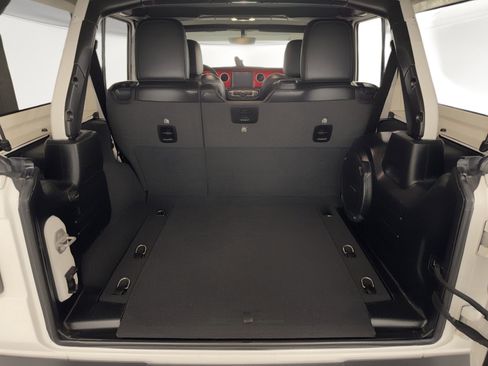 Used 2020 Jeep Wrangler Unlimited Rubicon AWD/4WD image 13
