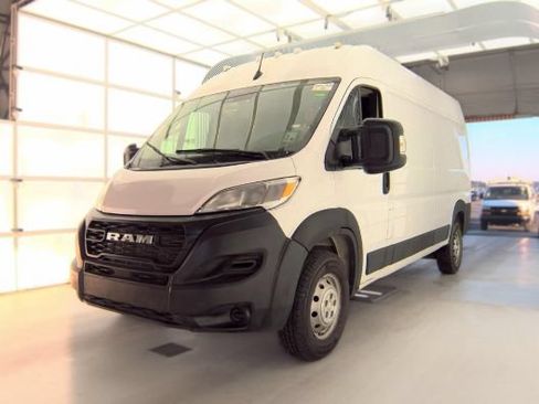 Used 2023 RAM ProMaster 2500 FWD image 3