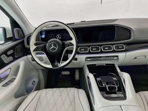 Used 2024 Mercedes-Benz Maybach GLS 600 4MATIC image 25