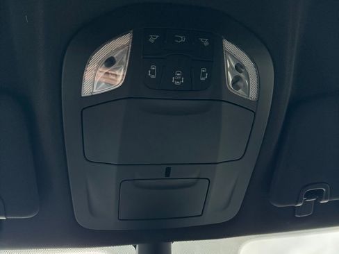 New 2026 Chrysler Pacifica Select image 27