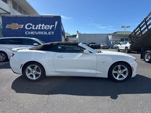 Used 2018 Chevrolet Camaro LT image 8