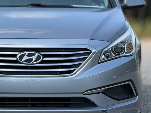 Used 2017 Hyundai Sonata SE FWD image 12