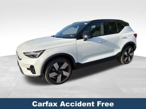 Used 2023 Volvo XC40 Recharge Ultimate w/ Protection Package Premier image 2