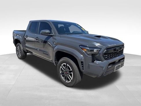 Used 2025 Toyota Tacoma TRD Sport AWD/4WD image 8