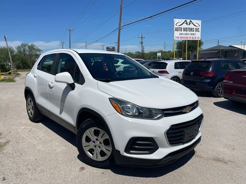 Used 2018 Chevrolet Trax LS FWD image 5