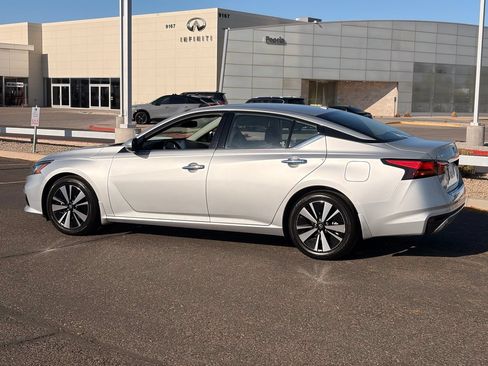 Certified 2020 Nissan Altima 2.5 SV FWD image 4