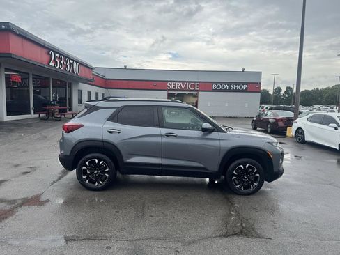 Used 2021 Chevrolet TrailBlazer LT AWD/4WD image 2