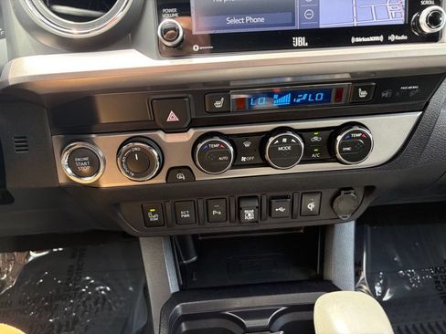 Used 2022 Toyota Tacoma Limited AWD/4WD image 42