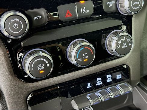 New 2026 RAM 1500 Express AWD/4WD image 9