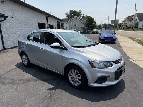 Used 2017 Chevrolet Sonic LT w/ Convenience Package FWD image 6