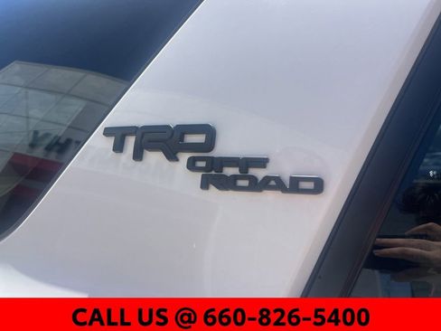Certified 2024 Toyota 4Runner TRD Off-Road Premium w/ Moonroof Package AWD/4WD image 5