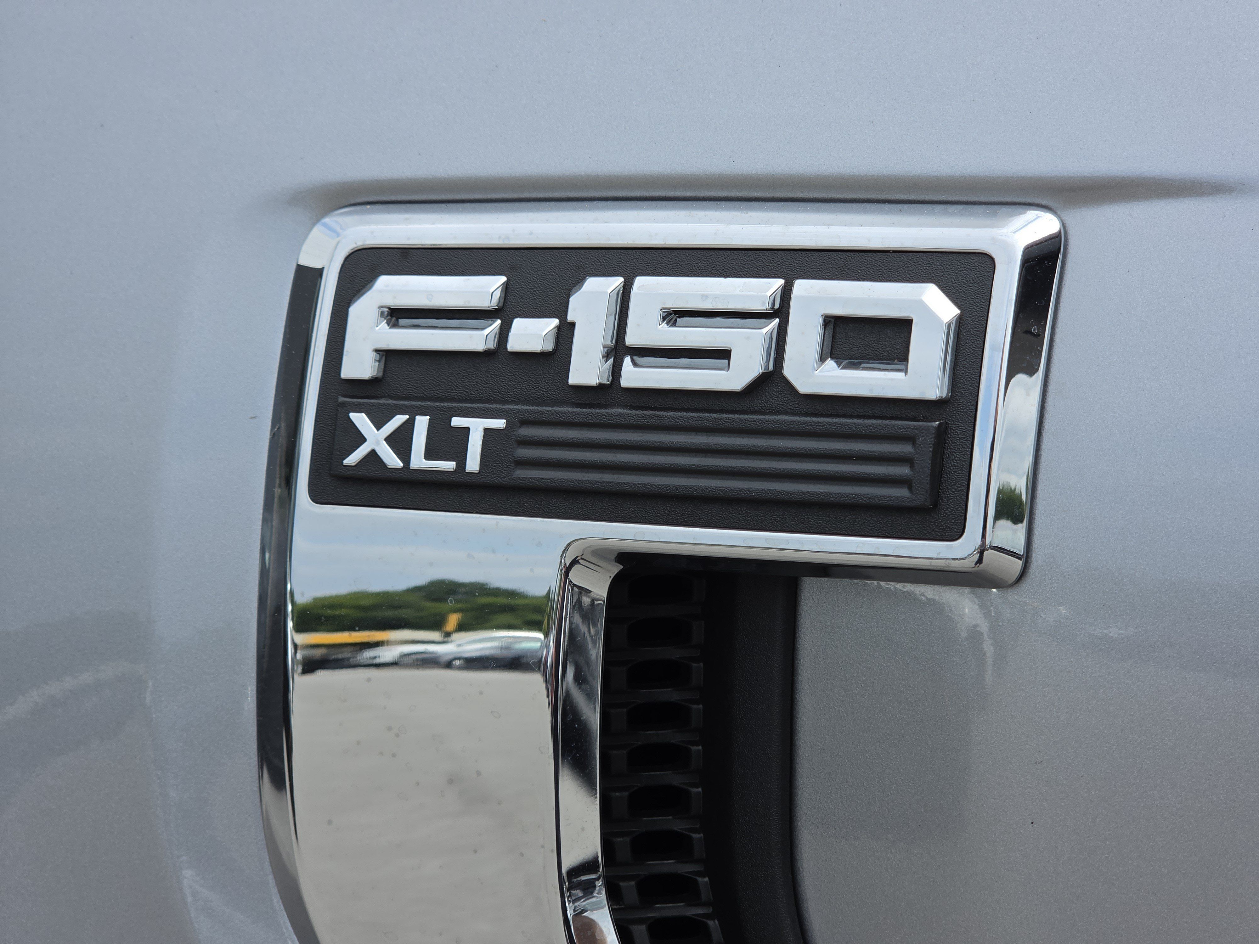 Used 2025 Ford F150 XLT w/ Equipment Group 301A Standard AWD/4WD image 5