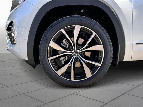 New 2026 Volkswagen Atlas Cross Sport SEL Premium R-Line AWD/4WD image 11