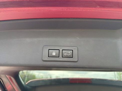 Used 2023 Subaru Ascent Premium w/ Convenience Package image 12