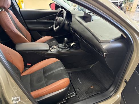 Used 2024 MAZDA CX-30 Carbon image 19