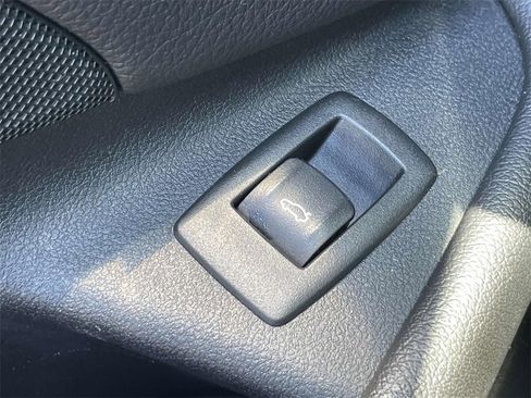 Used 2019 BMW 530i xDrive w/ Convenience Package image 19