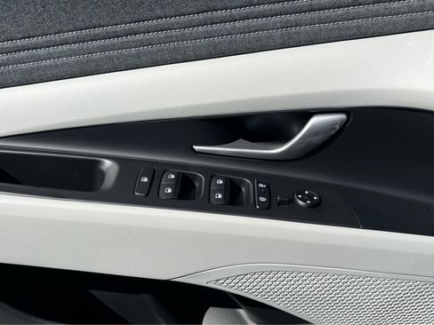 New 2026 Hyundai Elantra Limited FWD image 30
