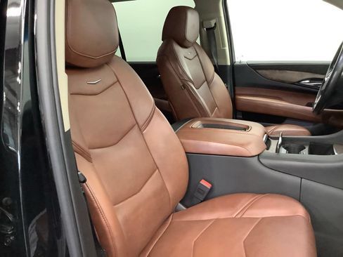 Used 2019 Cadillac Escalade ESV Premium Luxury AWD/4WD image 38