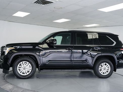 Used 2025 Toyota Sequoia SR5 image 7