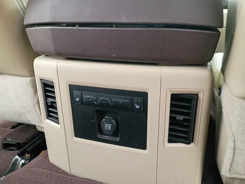 Used 2018 RAM 2500 Laramie image 40