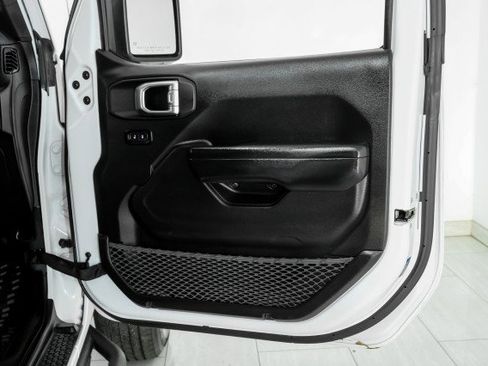 Used 2019 Jeep Wrangler Sport AWD/4WD image 35