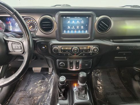 Used 2019 Jeep Wrangler Sport AWD/4WD image 16