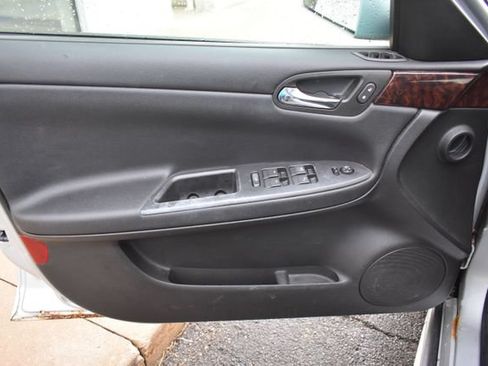 Used 2014 Chevrolet Impala LTZ FWD image 17