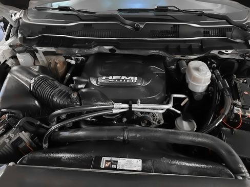 Used 2016 RAM 2500 SLT image 28
