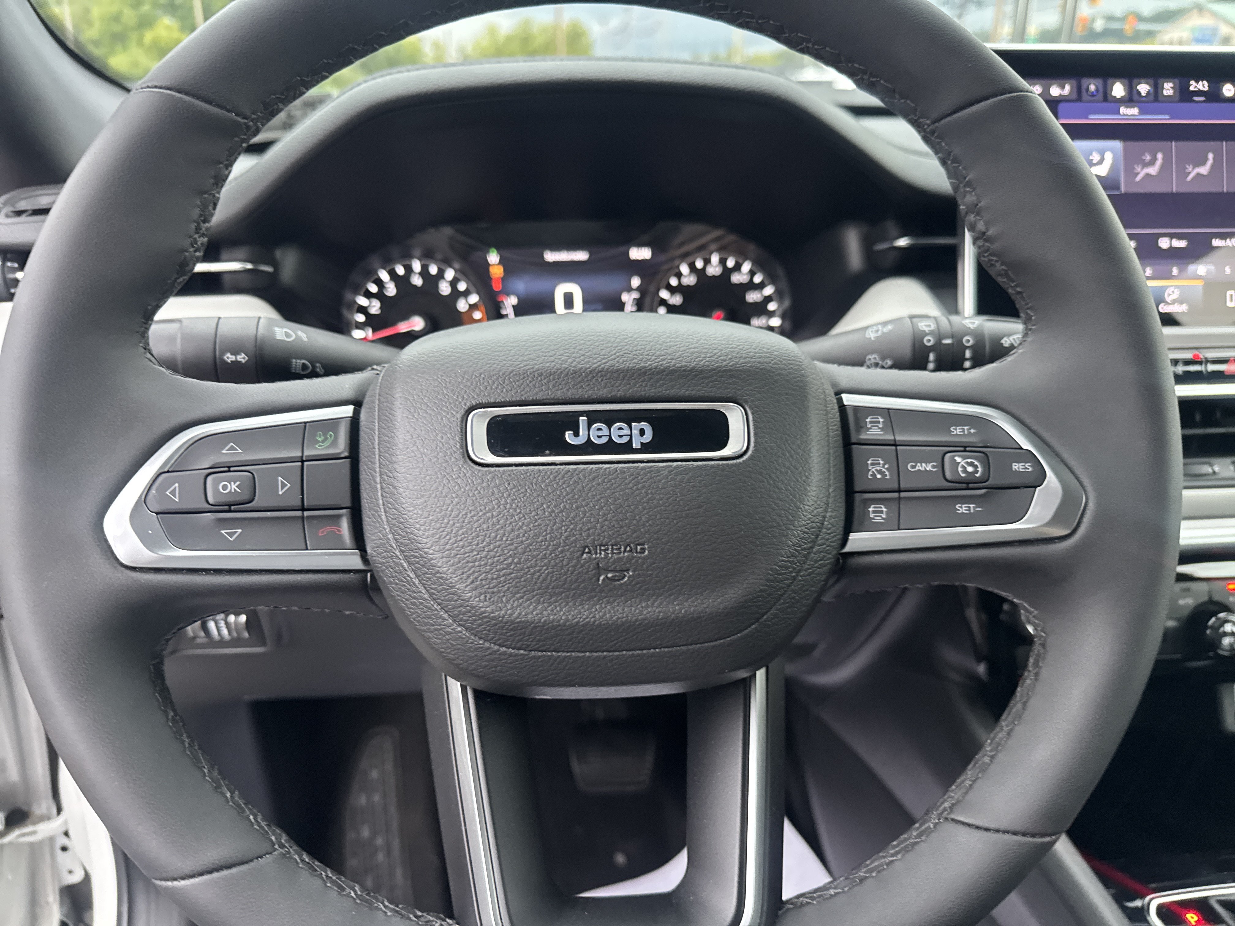 Used 2026 Jeep Compass Limited AWD/4WD image 17
