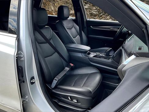 Used 2020 Cadillac XT5 Luxury w/ LPO, Floor Liner Package image 7