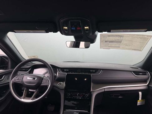 New 2025 Jeep Grand Cherokee L Limited image 23