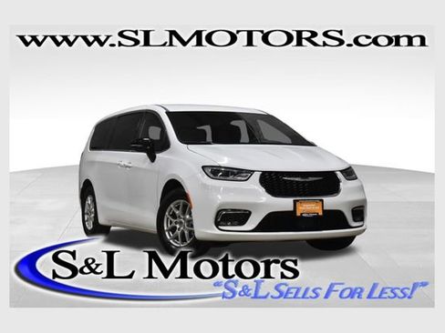 Certified 2025 Chrysler Pacifica Select image 1