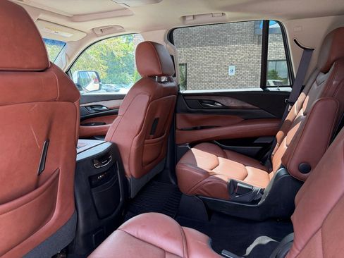 Used 2016 Cadillac Escalade Premium RWD image 14