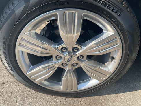 Used 2024 Ford Expedition Platinum image 8