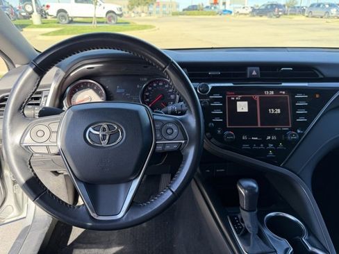 Used 2020 Toyota Camry XSE image 11