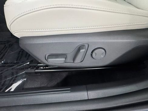 New 2026 Kia Niro EX FWD image 11