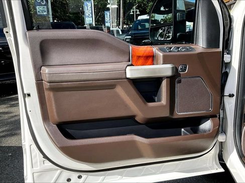 Used 2018 Ford F150 King Ranch w/ Equipment Group 601A Luxury AWD/4WD image 18