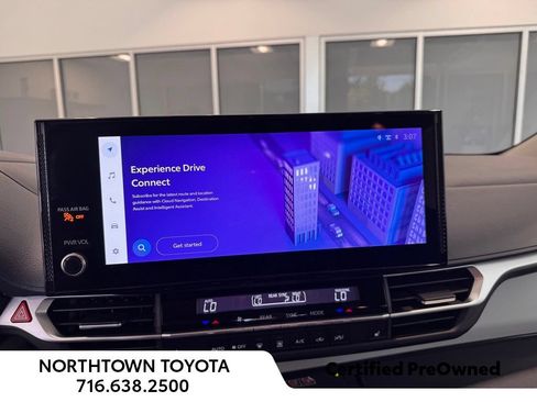 Used 2025 Toyota Sienna XLE AWD/4WD image 10