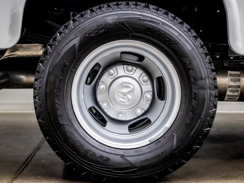 Used 2024 RAM 3500 Tradesman w/ Safety Group image 39