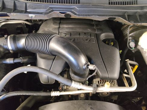 Used 2015 RAM 1500 Sport w/ Remote Start & Security Group RWD image 30