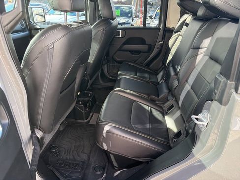 Certified 2021 Jeep Gladiator Overland w/ Popular Equipment Package image 15