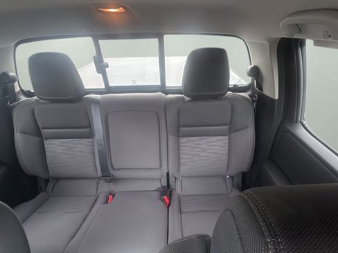 Used 2024 Nissan Frontier SV w/ SV Convenience Package AWD/4WD image 21