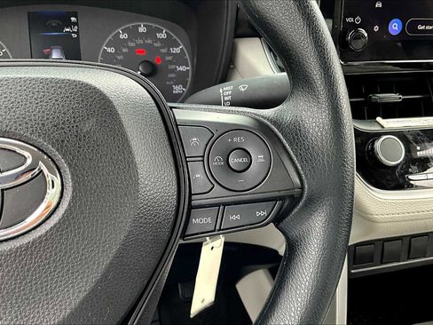 Used 2023 Toyota Corolla Cross L image 23