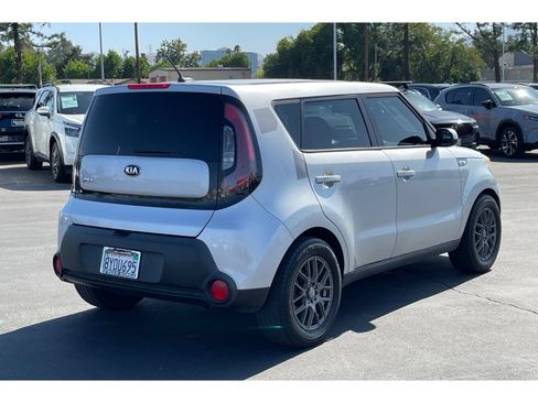 Used 2016 Kia Soul FWD image 6