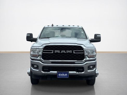 Used 2024 RAM 3500 Big Horn AWD/4WD image 2