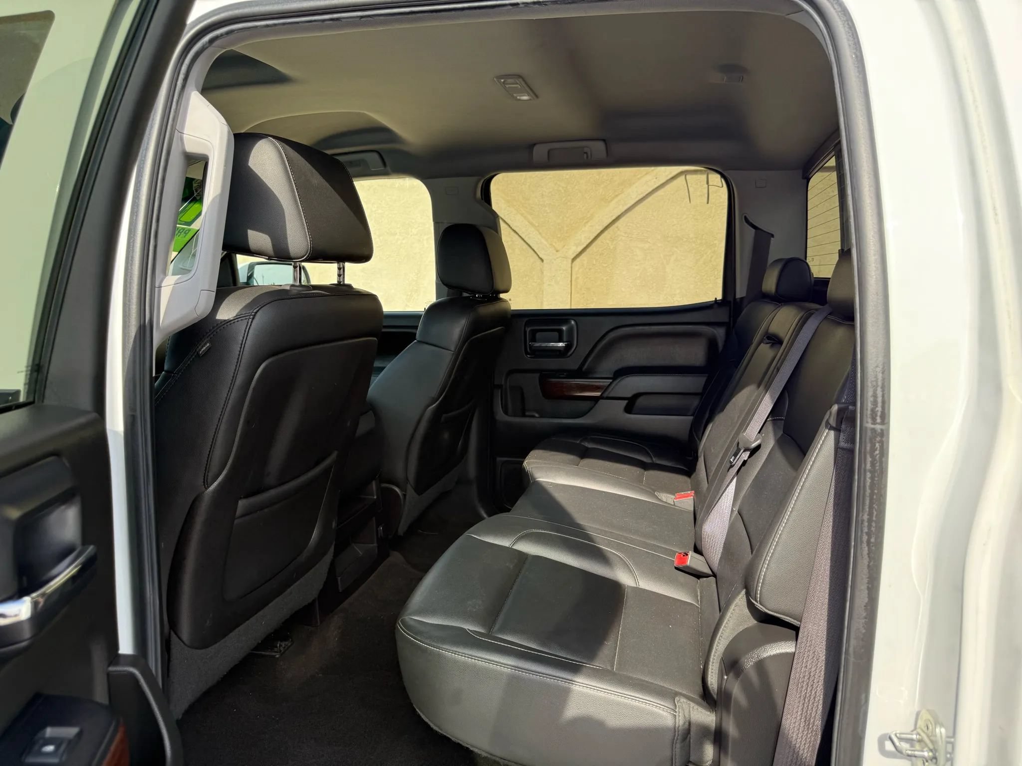 Used 2015 GMC Sierra 1500 SLT w/ SLT Preferred Package AWD/4WD image 18